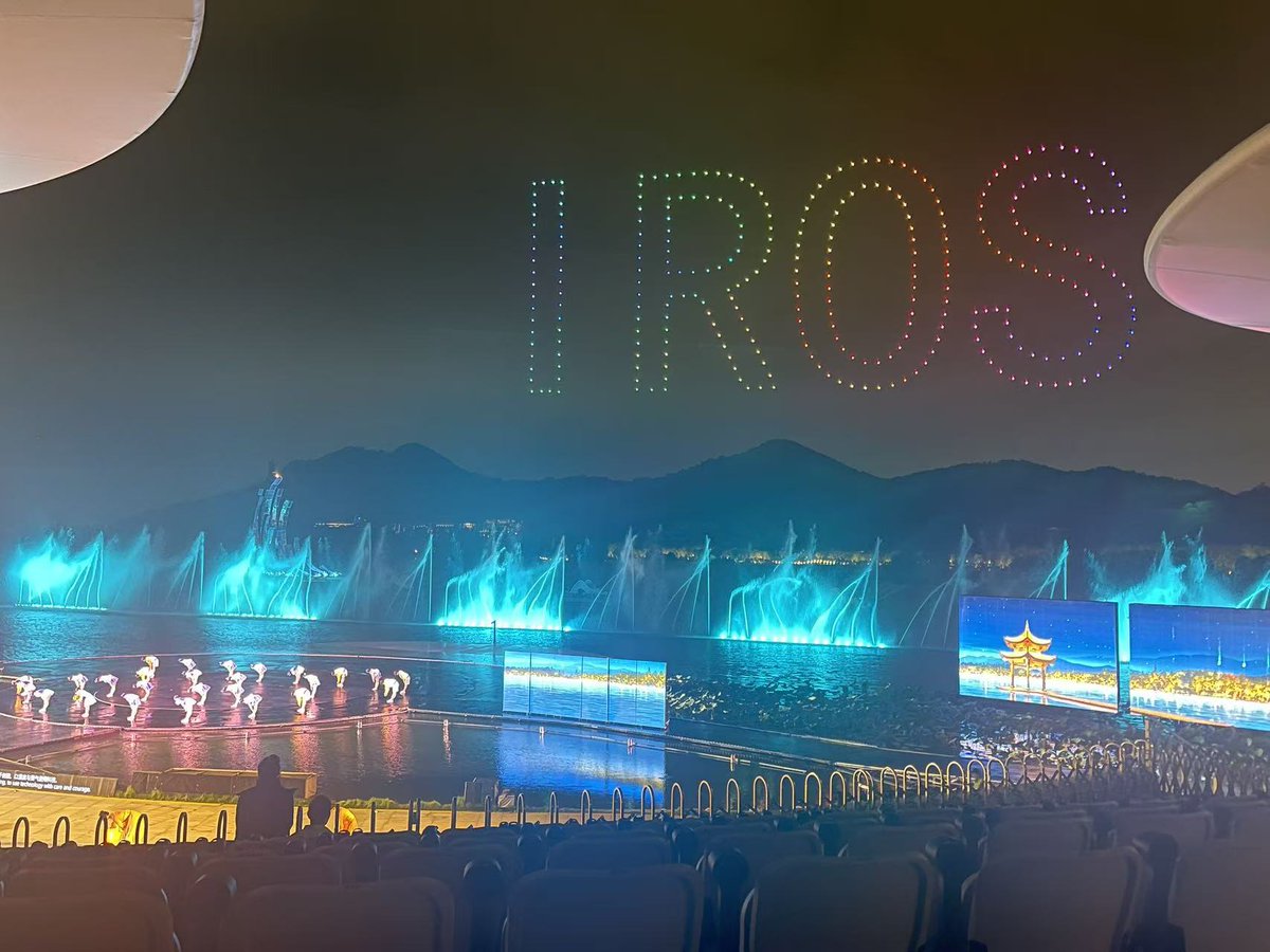 fei_fay's tweet photo. #IROS25 Fantastic shows and performances at IROS, best conference experience ever:) https://t.co/l7lQWdGiKy
