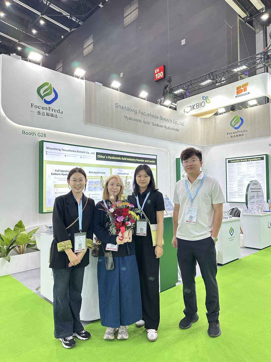 Focusfreda's tweet image. We📸 are all set!!🫶✨

 🌞 Day 1: 
The first group photo is ready! Welcome to G28 at #incos  #incosasia  Thailand 🇹🇭! Enjoy #hyaluronicacid together!!! 

Claim Free Skincare Set
Screenshot our Livestream

#skincare #cosmetics