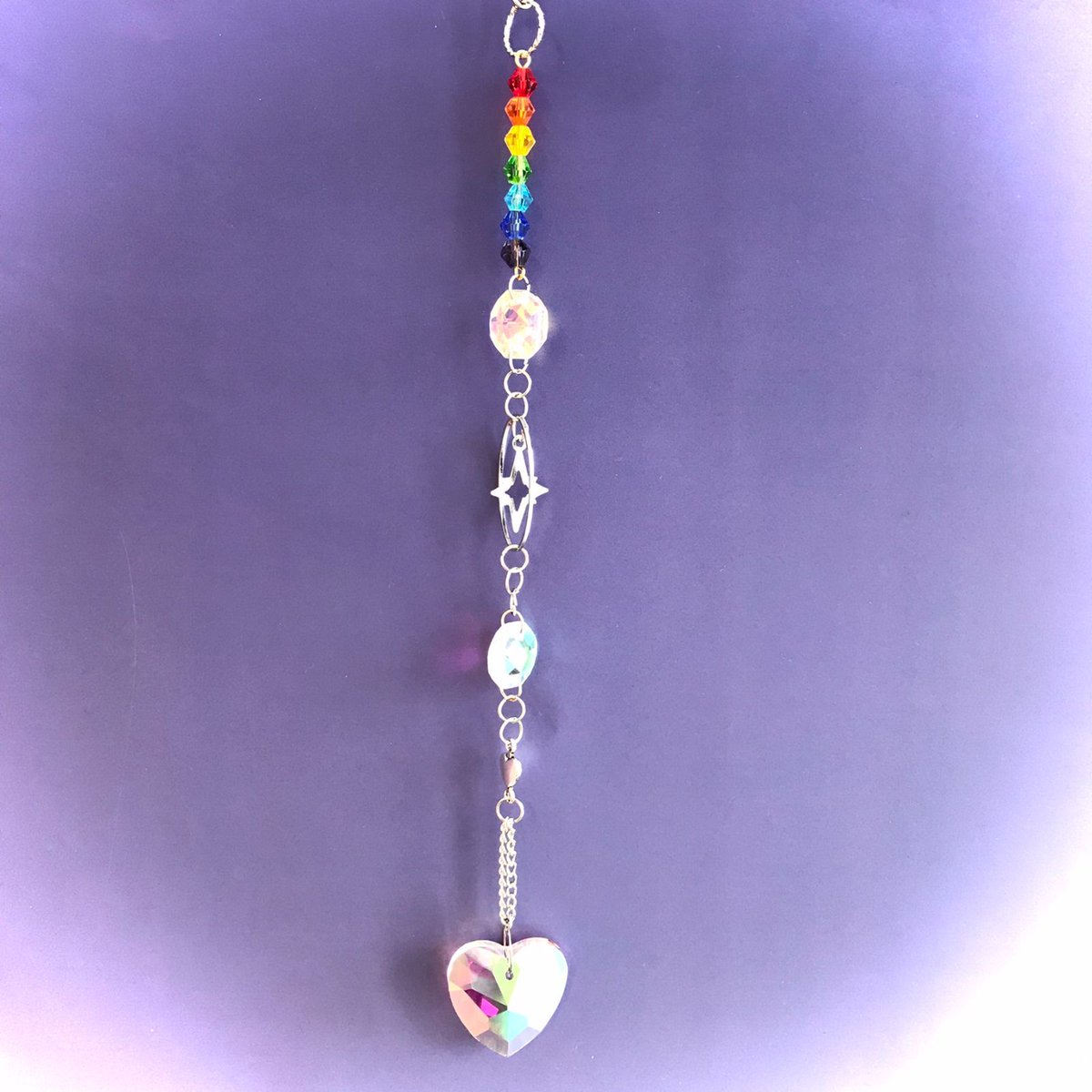 サンキャッチャー 「キラキラハート」 虹色の輝きで心を照らす