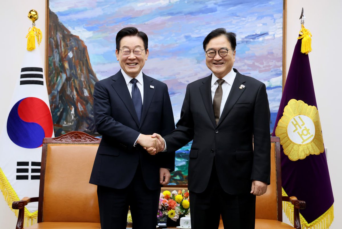 wonsikw's tweet image. &amp;lt;이재명 대통령님의 두 번째 시정연설을 위한 국회 방문을 환영합니다&amp;gt;

* 우원식 의장 발언 전문

경주 APEC 정상회의를 성공적으로 이끌어주신 데 대해 깊은 감사와 축하의 말씀을 드립니다. 국민들께서도 자부심을 느끼셨을 것 같습니다.

저도 부대행사와 만찬에 참석했습니다만, K-팝, K-푸드,…