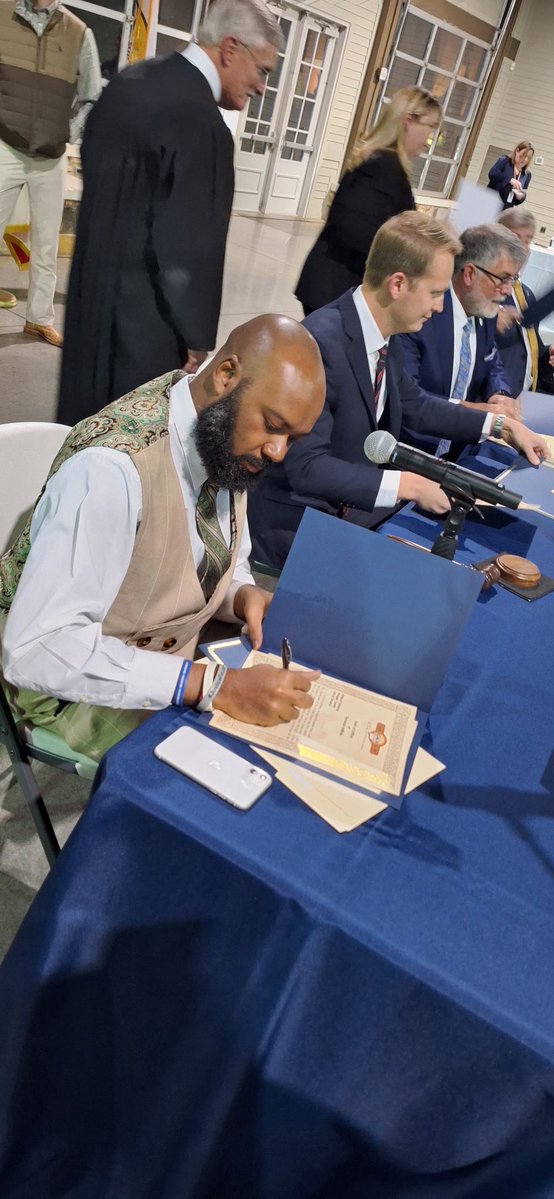 crosstowntrey's tweet image. It’s official.!!!