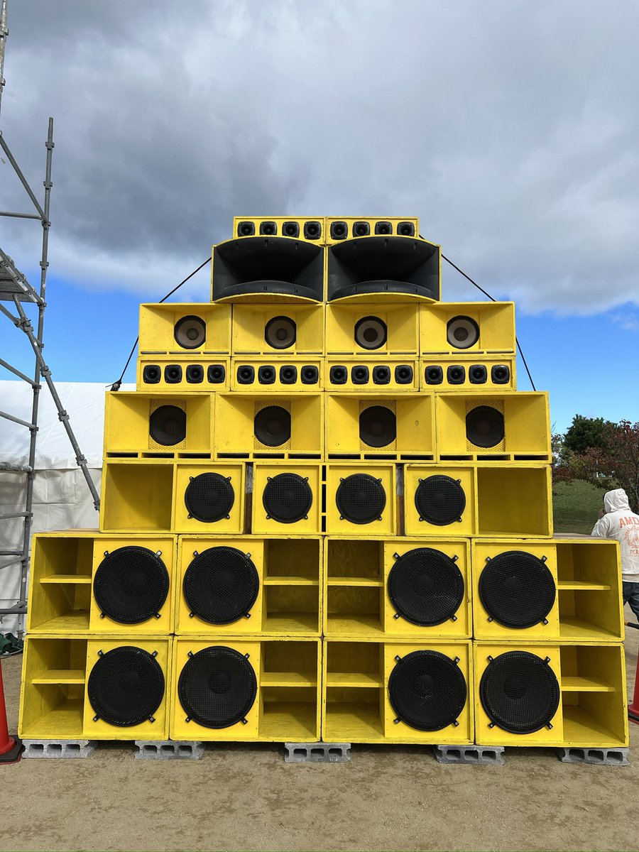 昨日のフェス、Black Mamba  (ブラックマンバ) vol.2
黄色のSound System (サウンドシステム) でサポートでした
主催のヤマさん、裏方のスタッフたち、
出演者の皆さん、Big Mountain (ビッグマウンテン)の2人、何より声かけてくれた Pikkal <a href="/pikkal/">Pikkal</a> ありがとうございました！

ええ音なってましたか🔊