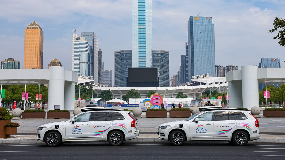 DiDiGlobal's tweet image. #DiDiAutonomousDriving supports the 15th National Games in Guangzhou, providing autonomous shuttle service for athletes, spectators and citizens around Guangzhou Tianhe Sports Center and other key venues. 🚘

#MoreThanAJourney #AutonomousDriving #SmartMobility #Guangzhou…