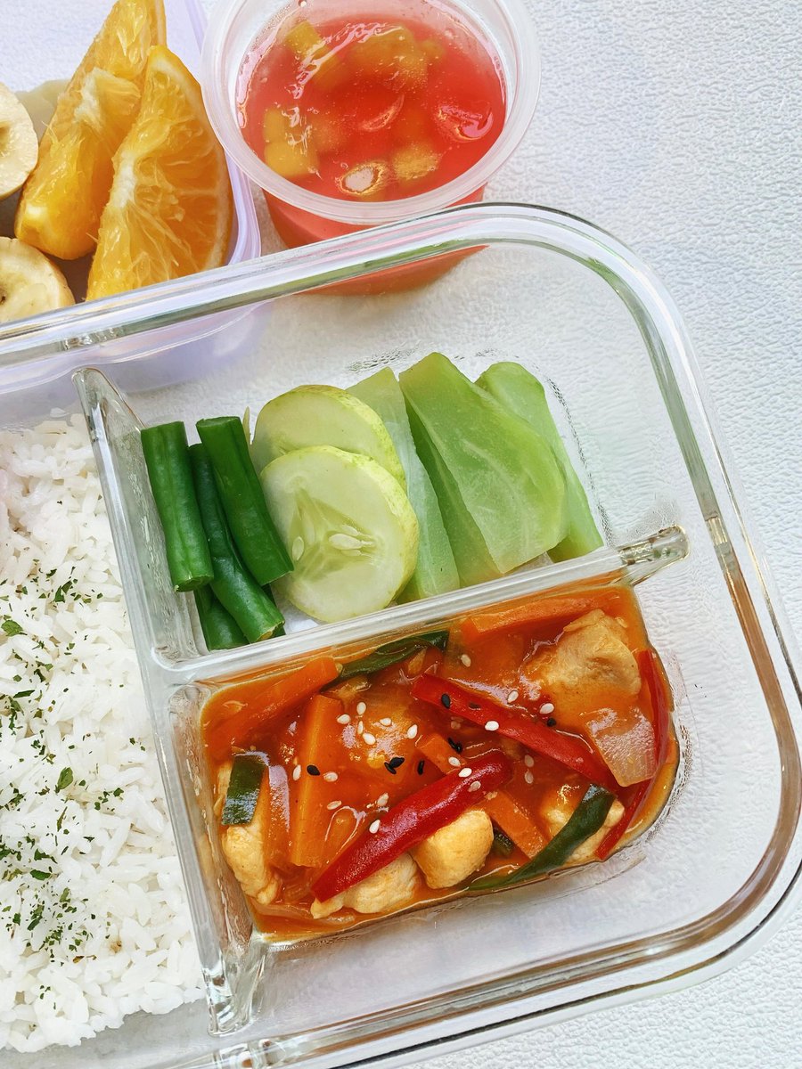 viranrla's tweet photo. bekal sehat sayang hari iniii, ayam asam manis dan kawan kawannya✨️ https://t.co/jo1S9emmPl