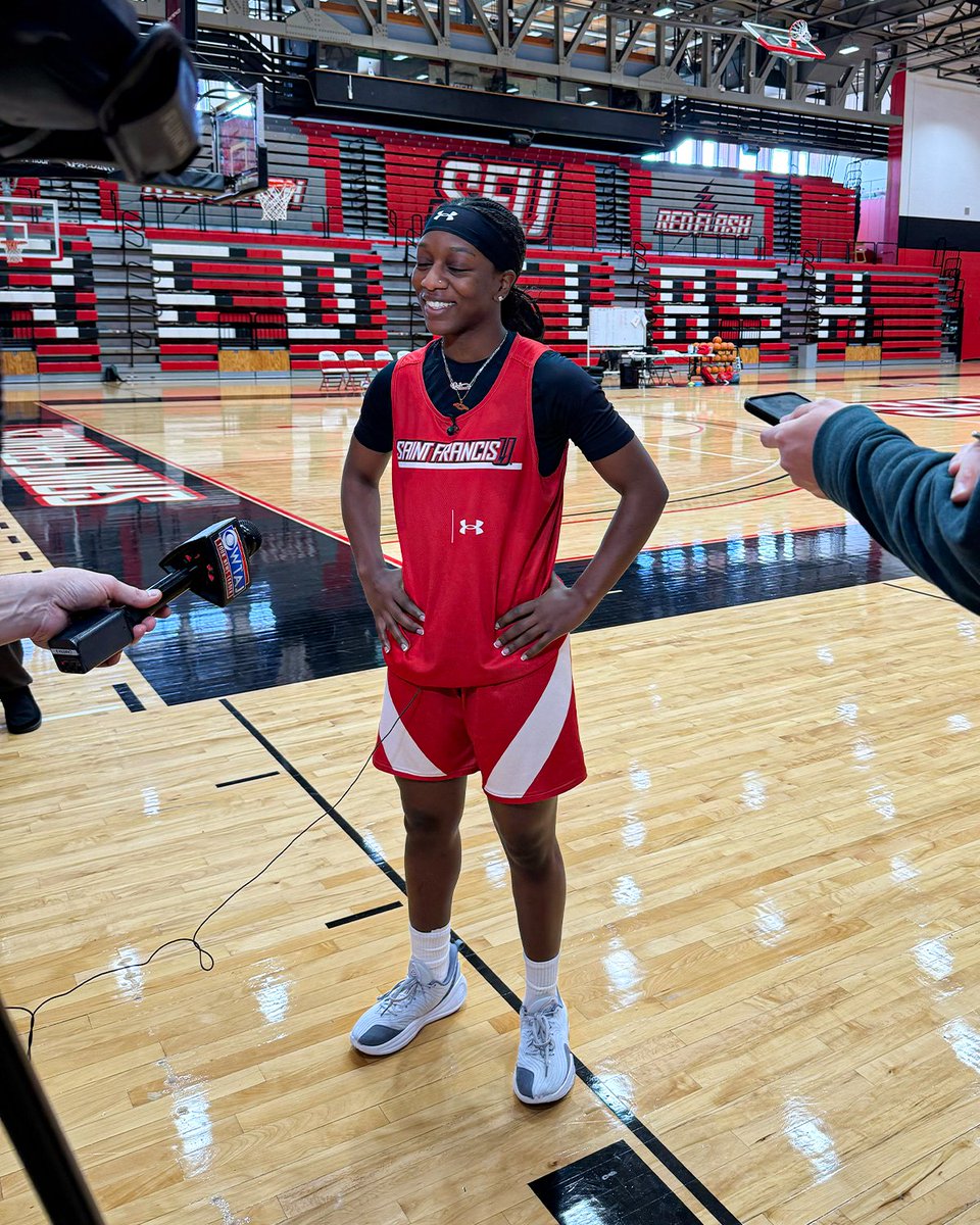 RedFlashWBB's tweet image. Rewind to media day⏪

Last week Coach Bozeman, Sonia, Aleah, Shelby, and Gemma spoke to media about the upcoming season!

#RedFlash
#SFUwbb
#Flashmentality
