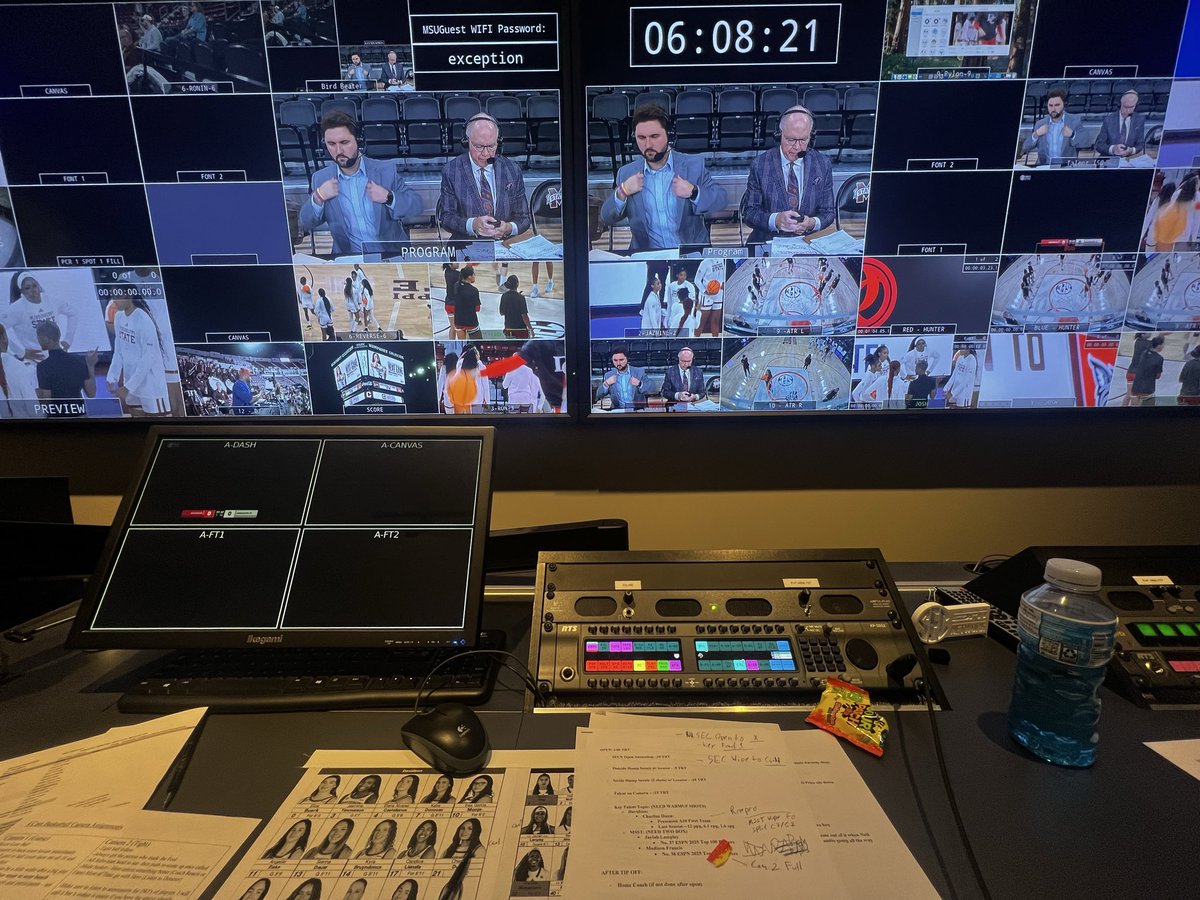Directed our first Women’s Basketball game of the year vs Davidson with a rockstar crew in <a href="/will_kollmeyer/">Will Kollmeyer</a> and <a href="/CodyBlaszczak/">Cody Blaszczak</a> . Love that we are back in hoops 🗑️🏀⛹️🐶😺