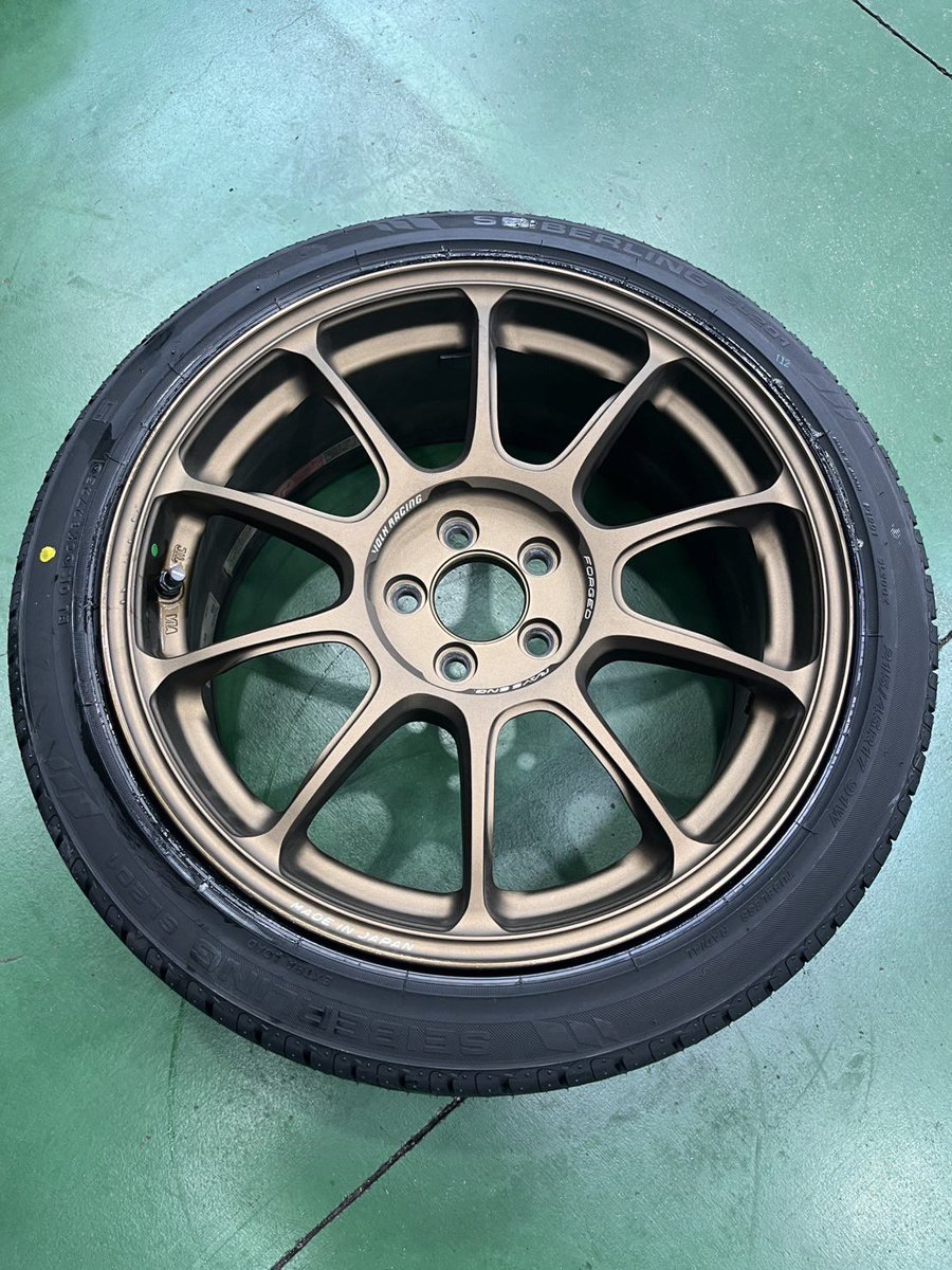 Restrongseal's tweet image. ホイール売ります！  タイヤ込み10万！プラス送料！近ければ持っていきます！走行500キロ
ほぼ新品です！

VOLK   CE28     17インチ    8J   5-100    オフセット48
タイヤも215／45/R17のほぼ新品つけます！     

86.BRZ乗り2是非とも買って欲しいです！
値下げ交渉も可能です！
 #ホイール売ります…