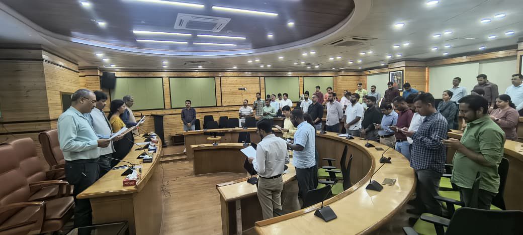 ControllerDot's tweet image. The Office of CGCA observed Rashtriya Ekta Diwas 2025 on 31st Oct 2025, with a Pledge Ceremony led by Smt. Vandana Gupta, CGCA, reaffirming our resolve to preserve the unity, integrity, and security of our nation.
#RashtriyaEktaDiwas #UnityInDiversity