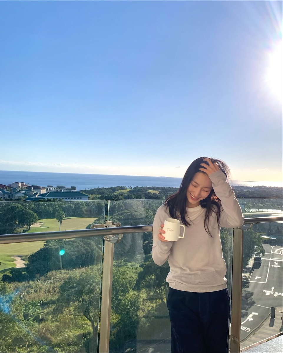 fiq_D_flover's tweet image. [🦊 saeromssee] -Instagram Update-

My peace 

#이새롬 #LeeSaerom