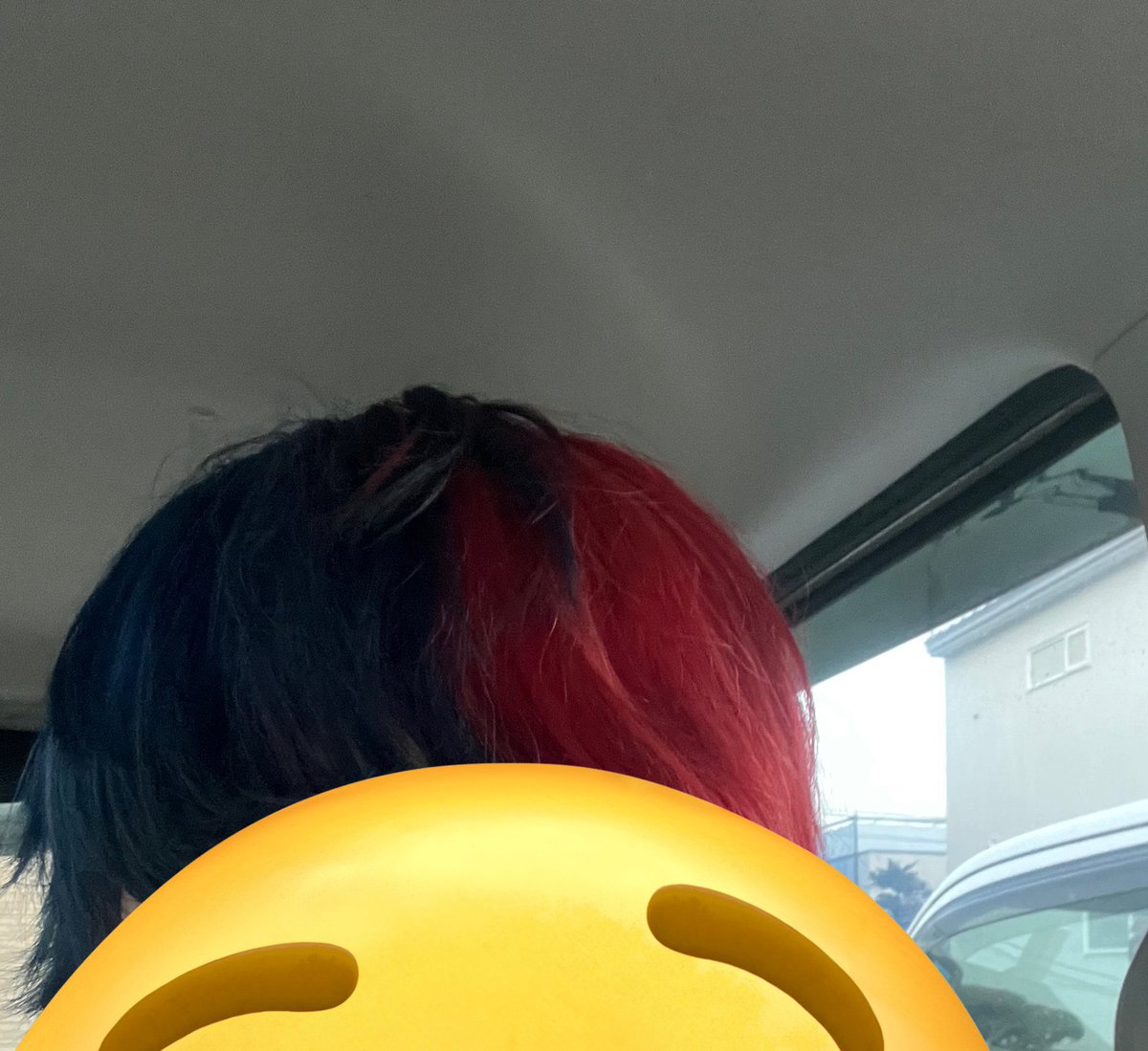 これは染めたてほやほやで元カノの家泊まって朝バイト行った時のおれ