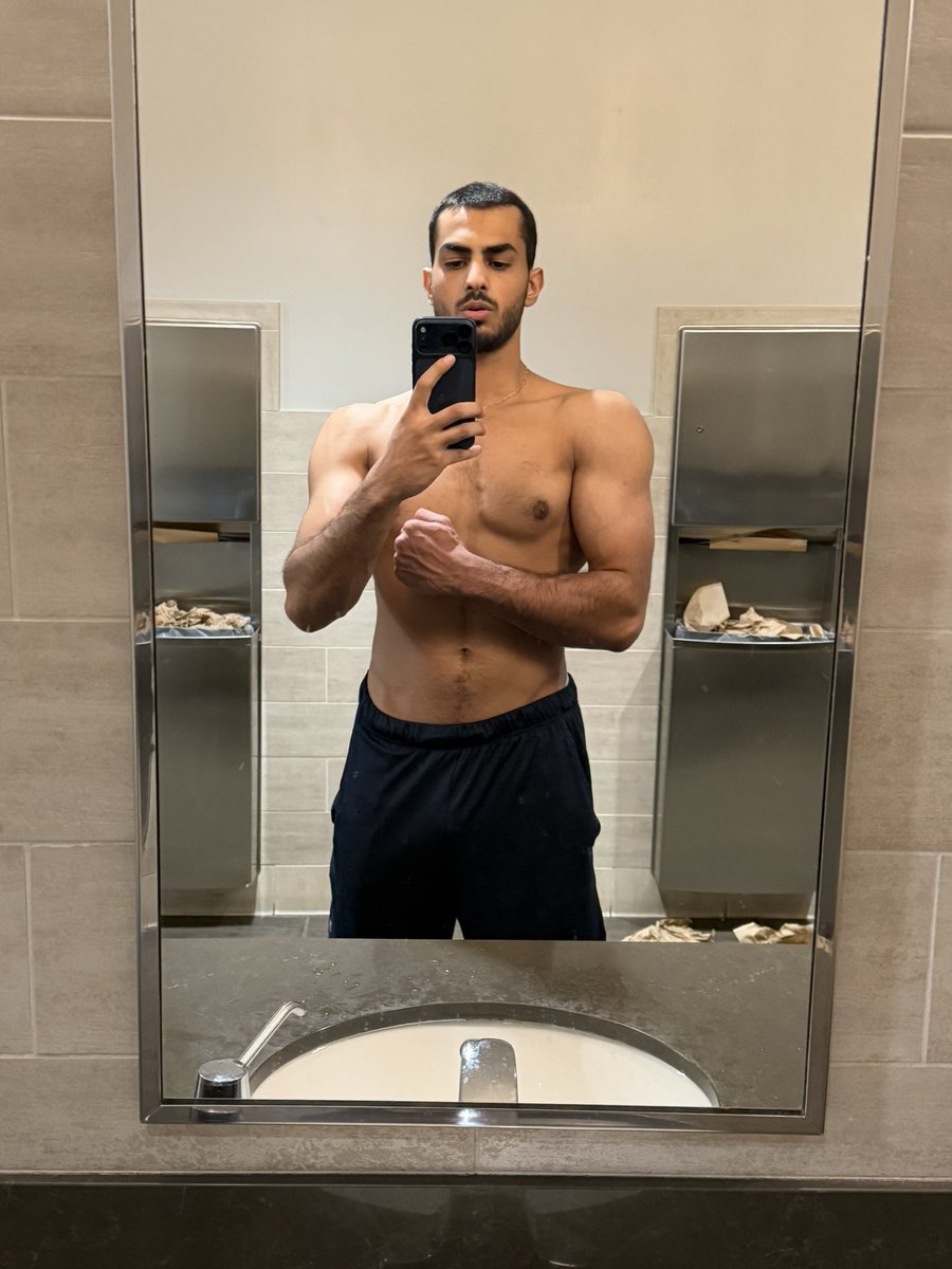 RojehTV's tweet photo. A year of progress 💪 https://t.co/7kYJbQBqje