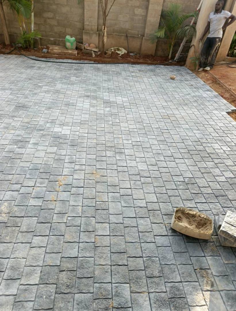 Cobblestone available at KG_STONE UGANDA LIMITED at only 160,000ugx for all the work. Connect with us today on 0782826368