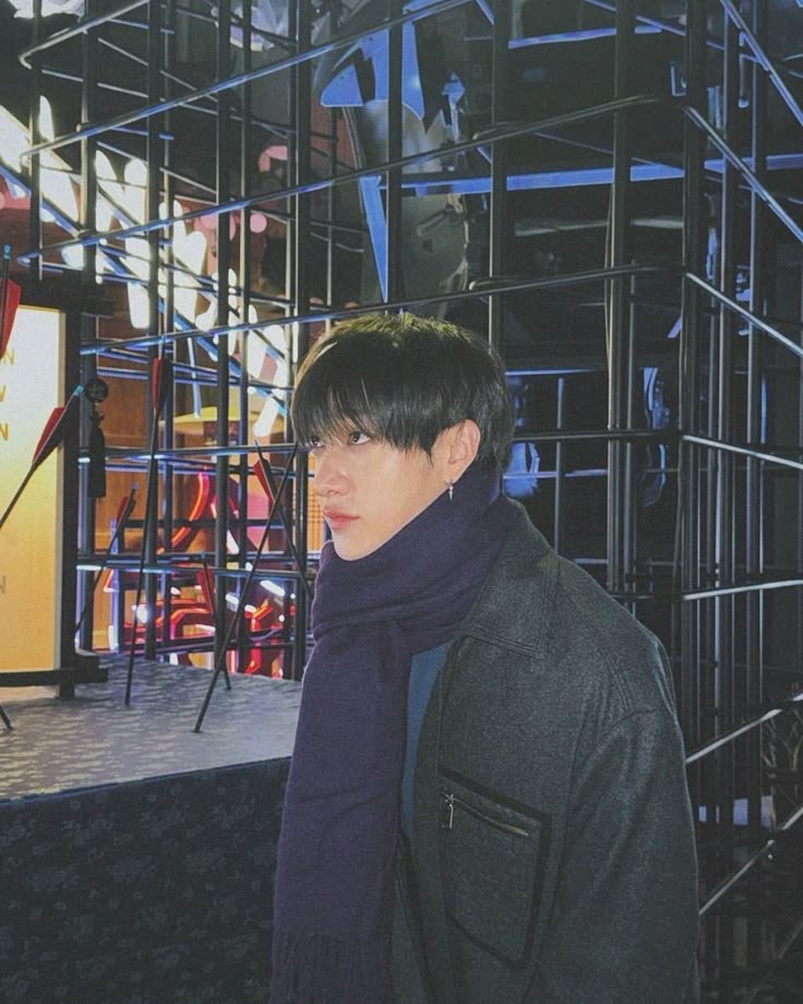 milyyyypp's tweet image. #os #chanlix
&quot;el casete 96.&quot;
Un casete perdido.
Una voz que habla desde 1996.
Y dos chicos que descubren que el tiempo no rebobina… pero el amor sí puede grabarse de nuevo.