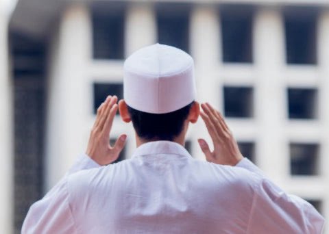 mohd_uved's tweet image. लाउडस्पीकर की आवाज़ तय सीमा से अधिक होने के आरोप में मस्जिद के इमाम पर दर्ज हुई FIR 

कैराना (शामली) में मस्जिद के इमाम मौलाना रफीक खान के खिलाफ 3 नवंबर 2025 को एफआईआर दर्ज। 

लाउडस्पीकर को आवाज़ को 45 Db की अनुमति से अधिक बार इस्तेमाल करने पर कार्रवाई।
#Shamli #Kairana