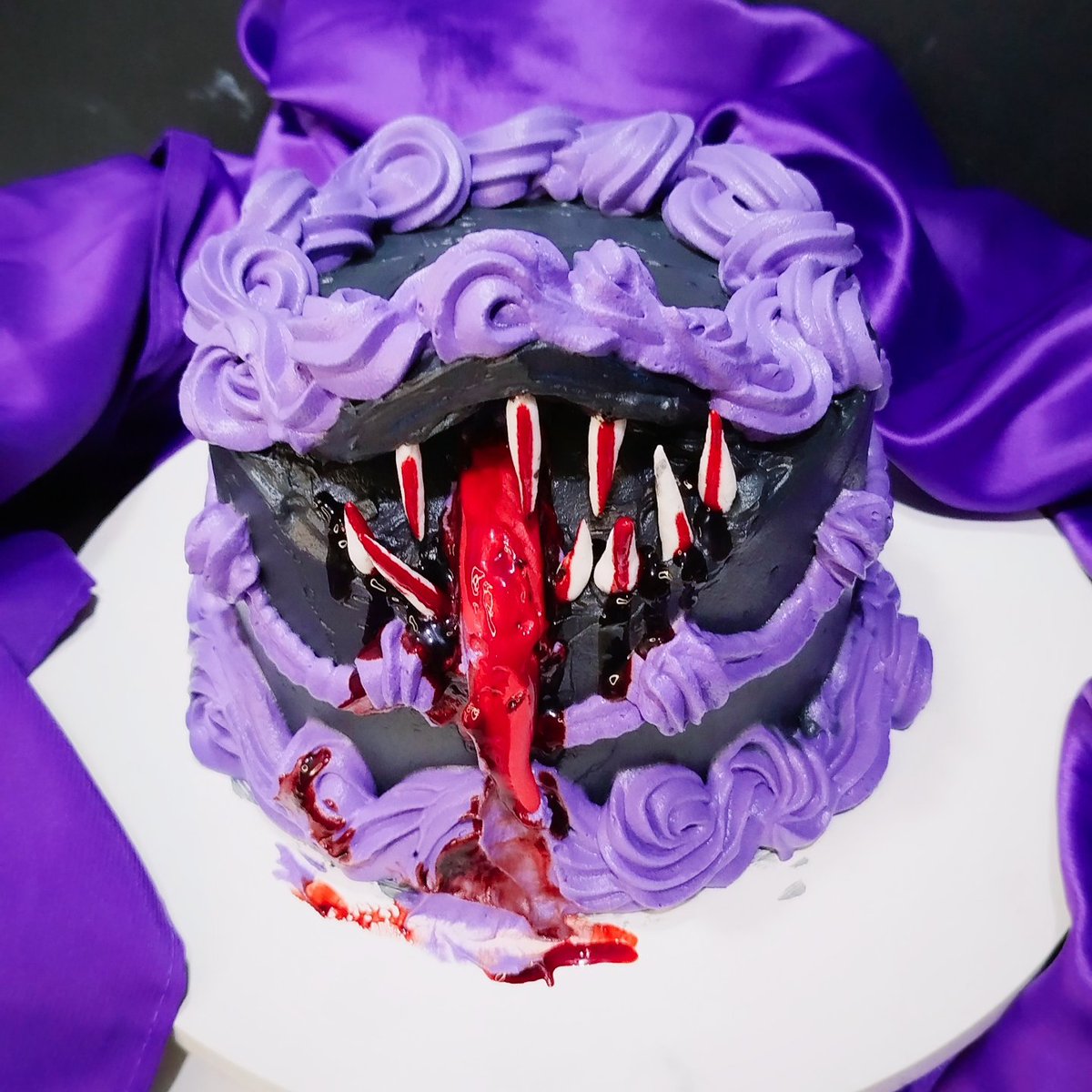 RodolfooChef's tweet image. Bolo Mimico,
Fiz pro Halloween 🎃 ehe
Instagram tem videozinho