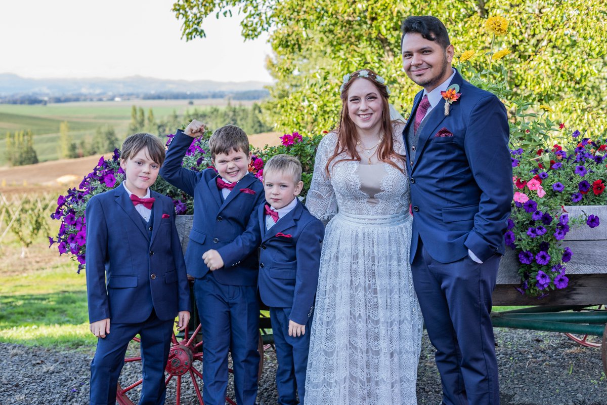 apogeeawesome's tweet photo. 📸Every Frame Tells Your Love Story!💍
Joyful couples, smiling kids, and priceless memories — all frozen in time.📸

📞+971-283-9454
🌐https://t.co/ac9jx0B2m2

#WeddingPhotography #WeddingPlanning #BrideAndGroom #LoveStory #EventPlanners #WeddingPlanners #Apogee #WeddingMoments https://t.co/P4MIAi7enQ