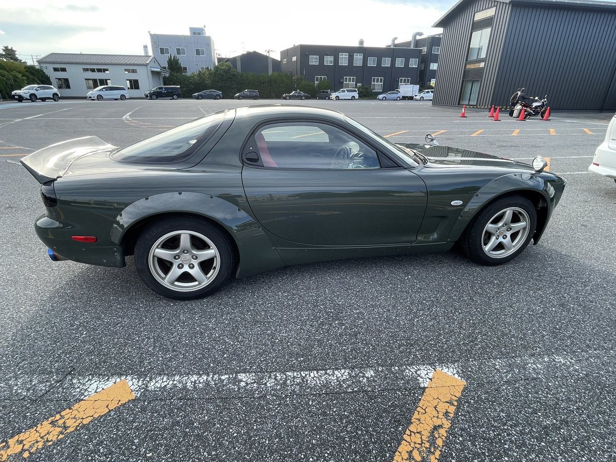 ZEIGEN3348's tweet photo. 千葉陸運局なう！

PANDEMAボディーキット組んだRX7の車検‼️

#車検
#RX7
#ザイゲン
#zeigen https://t.co/oJox8eOK37