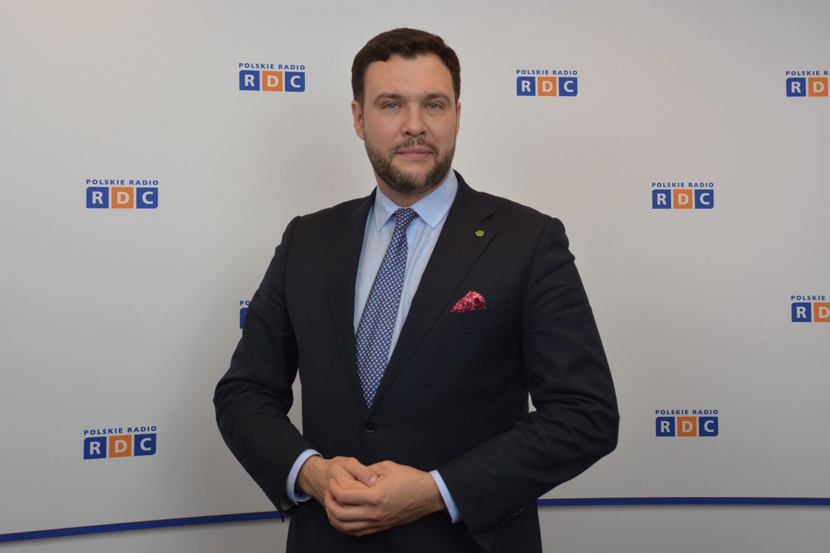 ⏰Poranek RDC:

7.30 Charles Lindbergh - pierwszy samotny lot nad Atlantykiem - Jerzy Lemański, <a href="/muzeumtechniki/">Narodowe Muzeum Techniki</a>

8.00 <a href="/AdamNowak_PL/">Adam Nowak</a> - wiceminister rolnictwa i rozwoju wsi 📸

8.30 #Komentatorzy: Eliza Olczyk, <a href="/lkwarzecha/">Łukasz Warzecha</a>, Jarosław Gugała 

🎙️<a href="/gchlasta/">Grzegorz Chlasta</a>
📻rdc.pl/player