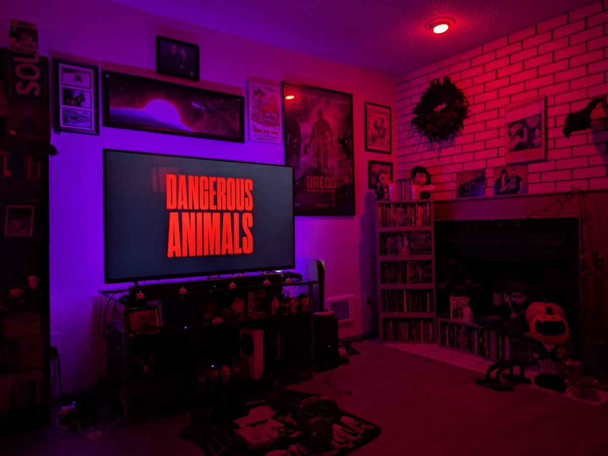 RealAvarice3's tweet image. Now watching: Dangerous Animals (2025)