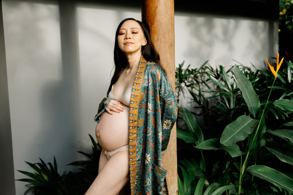 dedotphotograph's tweet image. Warm Light and Gentle Love: Angel’s Ubud Maternity Photoshoot 
dedotphotographyblog.com/2025/11/warm-l…