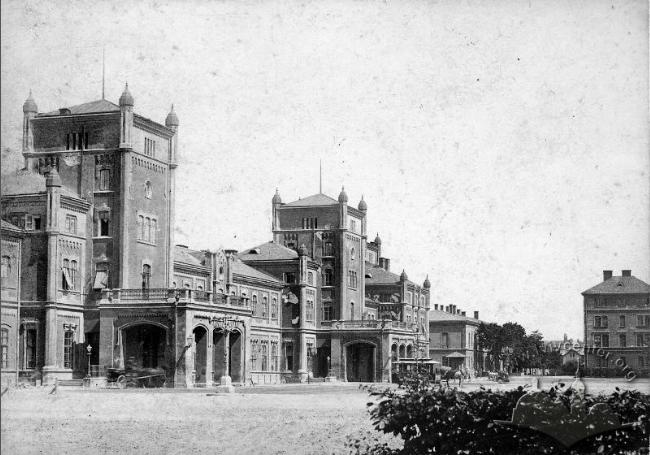 falledlenin's tweet photo. В цей день 1861 року відкрився рух на ділянці Перемишль—Львів. До Львова з Відня прибув перший потяг на території сучасної України «Ярослав», що складався з двох вагонів та чотирьох «візків». https://t.co/FUKcqlNkFd