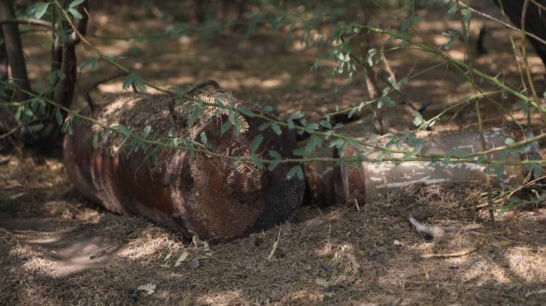 Masam_ENG's tweet image. This #emergency clearance began when children grazing livestock spotted suspicious objects.
Thanks to Project Masam’s awareness sessions (#EORE), they knew to report them to an adult, Ayyash Ali, who alerted authorities and Project Masam&apos;s team.
Early reporting saves lives.…