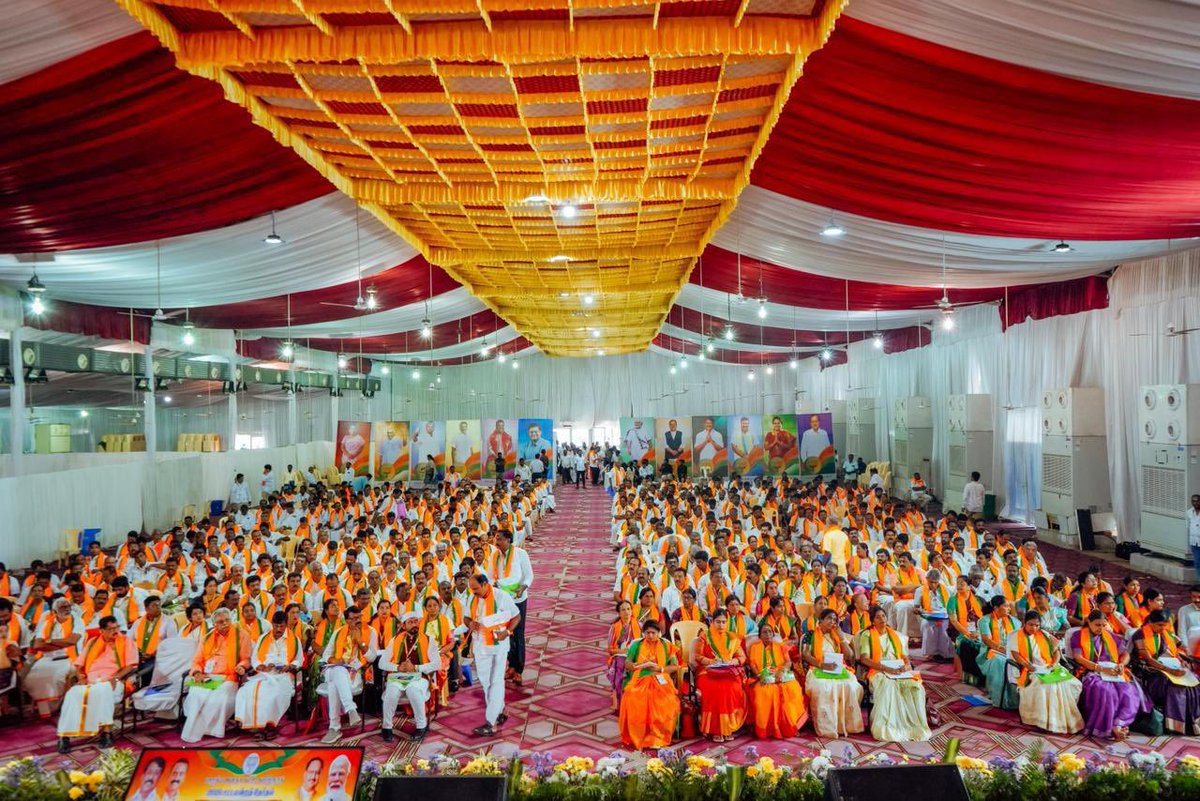 VenkaTweetesh's tweet photo. What a fantastic speech by Vanathi Akka! Your insights on the Special Intensive Revision launched by the Election Commission of India were not just informative but also incredibly thought-provoking. The way you highlighted the vital roles and responsibilities of our Booth Level Agents truly inspires every BJP cadre. We are fortunate to have your guidance and leadership as we work towards our shared goals. Bharath Matha ki Jai! 🙏🕉️🇮🇳 @VanathiBJP @NainarBJP
@BJP4TamilNadu @blsanthosh
@PandaJay  #SIR