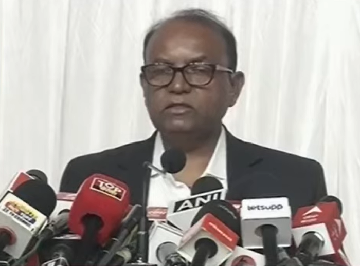 airnews_mumbai's tweet image. #Maharashtra: राज्यभरातल्या एकंदर २४६ नगरपरिषदा आणि ४२ नगरपंचायतींच्या निवडणुकांसाठीचं मतदान होणार असल्याची माहिती राज्य निवडणूक आयुक्त दिनेश वाघमारे यांनी दिली. 

या घोषणेबरोबरच संबंधित क्षेत्रांमध्ये आदर्श आचारसंहिता लागू झाली आहे.

#Localbodyelections #GeneralElection