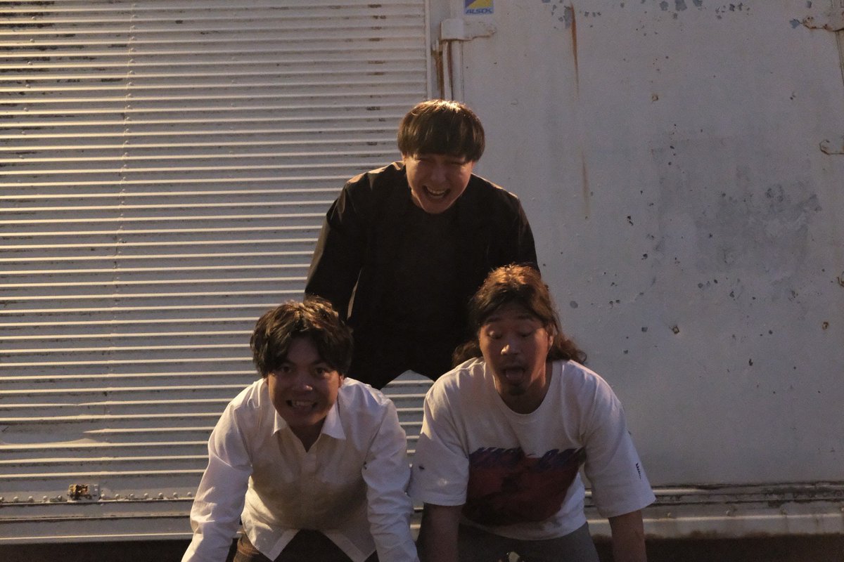 TBimboes's tweet photo. TheBimboesから皆様へ

☆正規加入！
約2年間サポートでベースを弾いてくれていた佐竹帆水が正規メンバーとして加入しました！

☆改名！
本日より改名しIntensity Radiates-インテンシティレディアーツ-となります！

☆デジタル配信！
来年7曲入りアルバムを配信いたします
大変お待たせ致しました https://t.co/odxRToZmI0