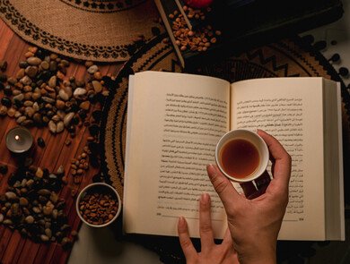 إذا شعرت يومًا أن القراءة عبء، فاختر كتابًا يُسعدك لا يُتعبك.
القراءة ليست سباقًا بل رحلة ممتعة ✨
#تحفيز
#عمار_شميس 
<a href="/A_SH996/">القائد عمار شميس</a>