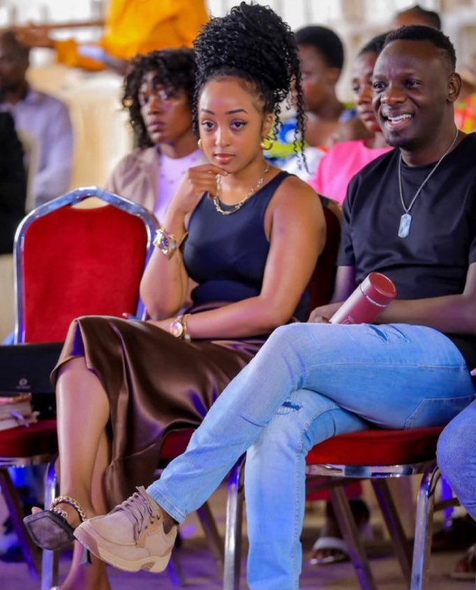 We all know why Pr. Bugembe only takes photos with ladies but never marries them🙌