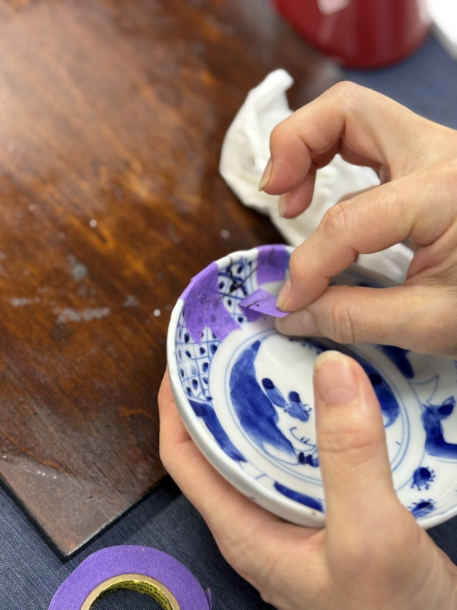 kintsugi_tc's tweet photo. 金継ぎ師プロ養成コース1期生

講義の多かった初級から、
ひたすら実践の中級へ！

みなさん頑張っています！

https://t.co/l6Rx8LcHMN

#金継ぎ師 #金継ぎ師プロ養成コース
#金継ぎ資格 #金継ぎ教室 https://t.co/DlAAh3Ebu1