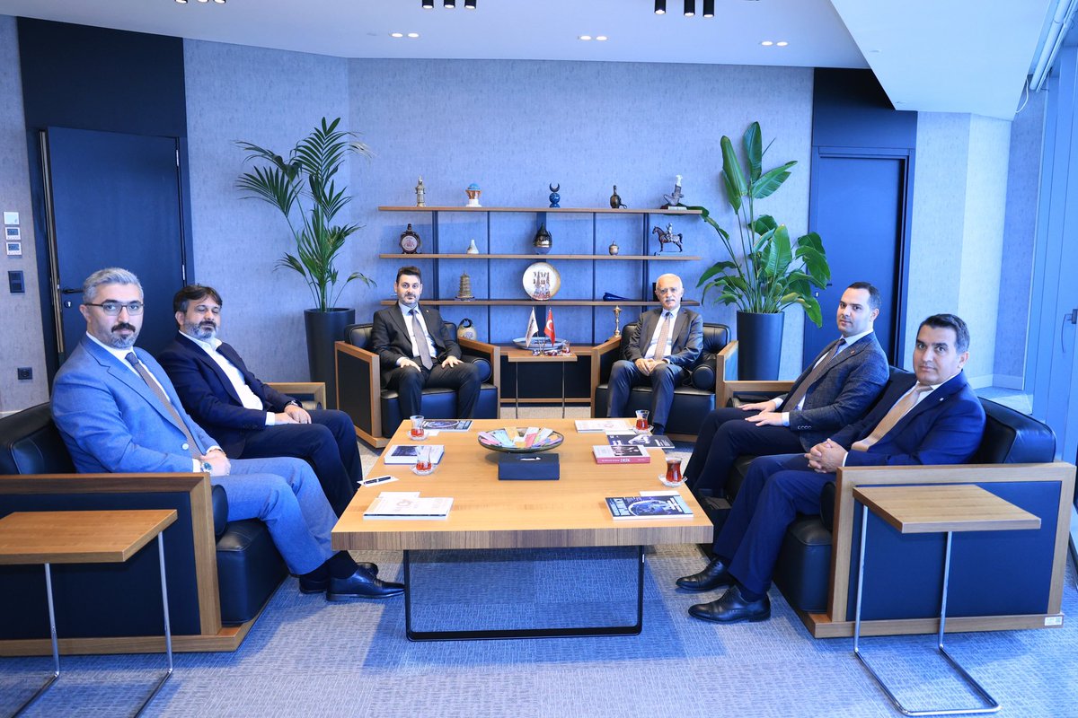 Mimar ve Mühendisler Grubu Başkanı Yavuz Sarı ve beraberindeki heyeti DEİK’te ağırladık. Olası ortak faaliyet alanlarımızı konuştuğumuz ziyaretleri için teşekkür ediyorum.

<a href="/mmgorgtr/">Mimar ve Mühendisler Grubu</a> <a href="/yavuz_sari/">Yavuz SARI</a> | <a href="/deikiletisim/">Dış Ekonomik İlişkiler Kurulu - DEİK</a>
#İşimizTicariDiplomasi