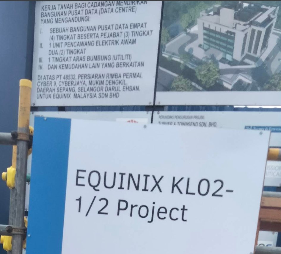 Minggu lepas singgah Cyberjaya sebab ada hal. 

Ternampak satu port mancing haruan yang kini hanya wujud dalam kenangan kami kaki pancing bandar. 

Diganti dengan data centre Equinix KL02