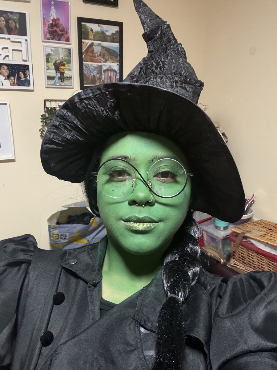 heystemaju's tweet photo. Ainda estou chocada em como consegui chegar nesse resultado #Wicked  #WickedMovie #elphaba #WickedForGood https://t.co/JmFDkLGene
