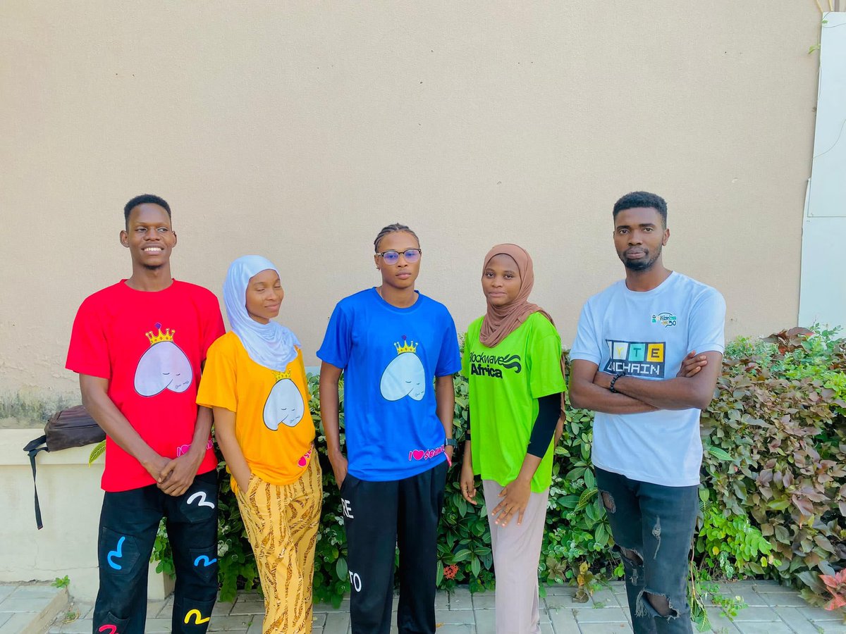 OptimistAkeelah's tweet photo. Proud to be part of the amazing team behind @borderless_kano  Impact by Design at BUK! 

Big love to  @_karlagod, @Double_Elevenn1 and @EmmybabsDeVav 
 Leaders who believe in building real value, not hype.

To everyone who showed up, you’re the future of Web3 in the North. 🫶 https://t.co/0CqWdFjM72