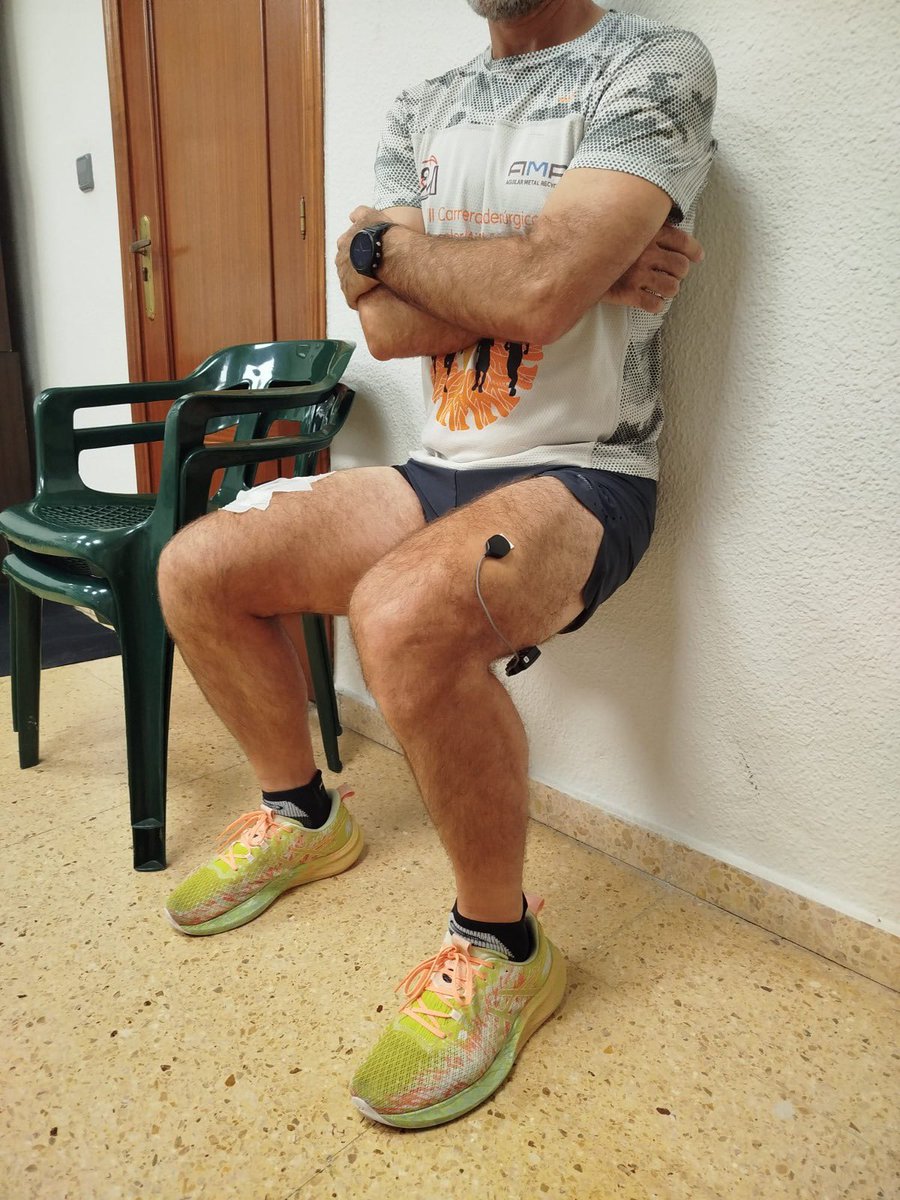 GIBD_UV's tweet photo. La semana pasada medimos en el proyecto #MUSAI (financiado por @AgEInves) de forma simultánea en 🧠 dos lugares: la pista de atletismo 🏃♂️ y las instalaciones del @CorrecaminosVLC 💪
¿Cómo fue posible? 🤔
Gracias a la colaboración de @MotionTetris, que nos cedió un equipo 🔬🙌 https://t.co/DyWdFSuKiV