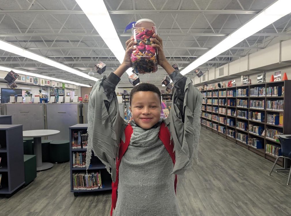 More excitement last week! Maurion was our ‘candy in the jar guess’winner, Henry designed the favorite costume for Greg our media center lizard, and 6th grade Science tried to catch all the ‘creatures’ today! They had 20 minutes, six pipe cleaners, and 5 yards of yarn.