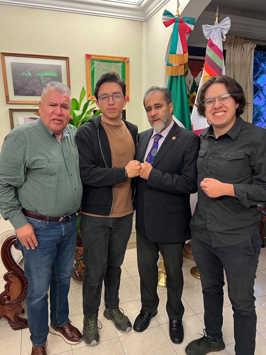 RENE_BEJARANO_M's tweet image. El día lunes 3 de noviembre, además de llevar a cabo la Asamblea Semanal del #MNE recibí a líderes provenientes de la #CdMx, #Hidalgo, Estado de México, #Tlaxcala y #NuevoLeón