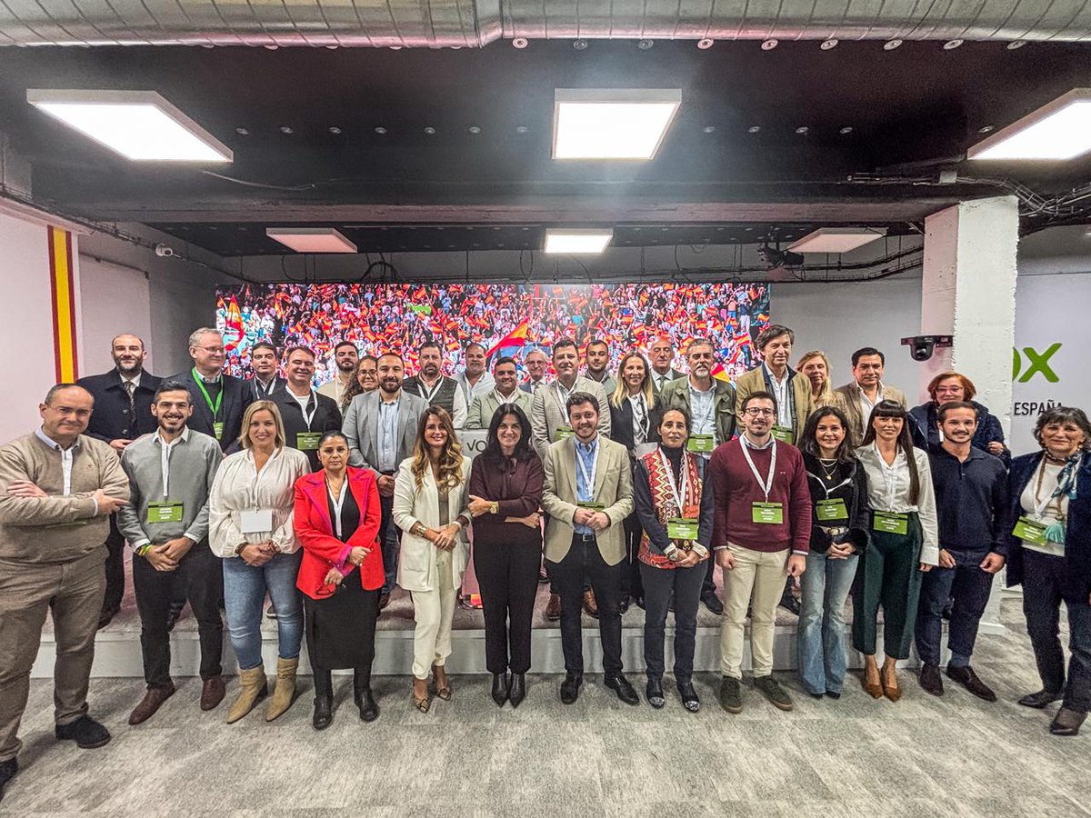 Jornada de trabajo de los Responsables Provinciales de Intermunicipal de VOX en toda España, para seguir dando el mejor apoyo a nuestros concejales
En ella han participado <a href="/Sussuarez/">Susana Suárez Villagrá</a> como responsable nacional de intermunicipal y <a href="/PVarela_vox/">Pedro</a> como responsable provincial de Segovia