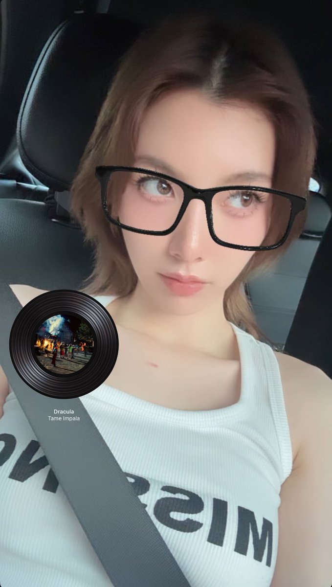 pkornns's tweet image. her song choices make me always wonder