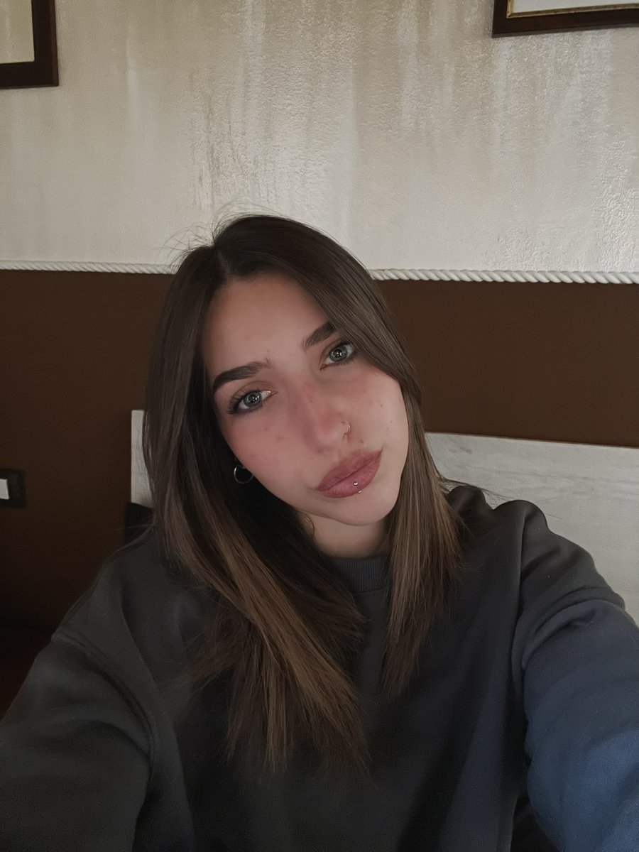 bloomedbysalt's tweet photo. Ciao amici, sono scura 😺😺😺 https://t.co/0fHmyfFmvj