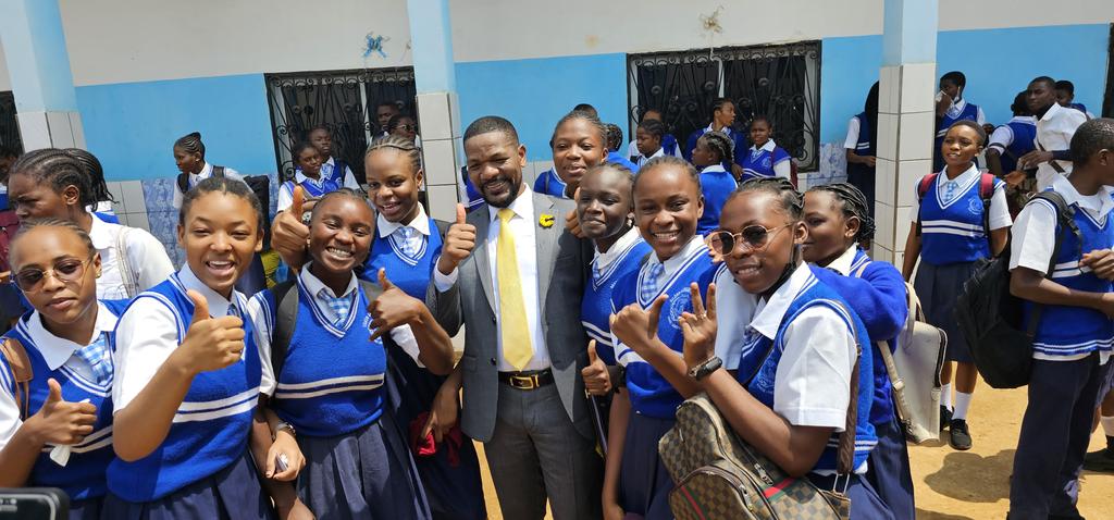 THE VALUE WE KEEP IGNORING

My grandmother once said,
“Child, light is not meant to shine only where there is already light.”

I didn’t understand then.
Now I do.

Today, people share their success stories only with those who’ve already “made it.”
Conferences filled with polished