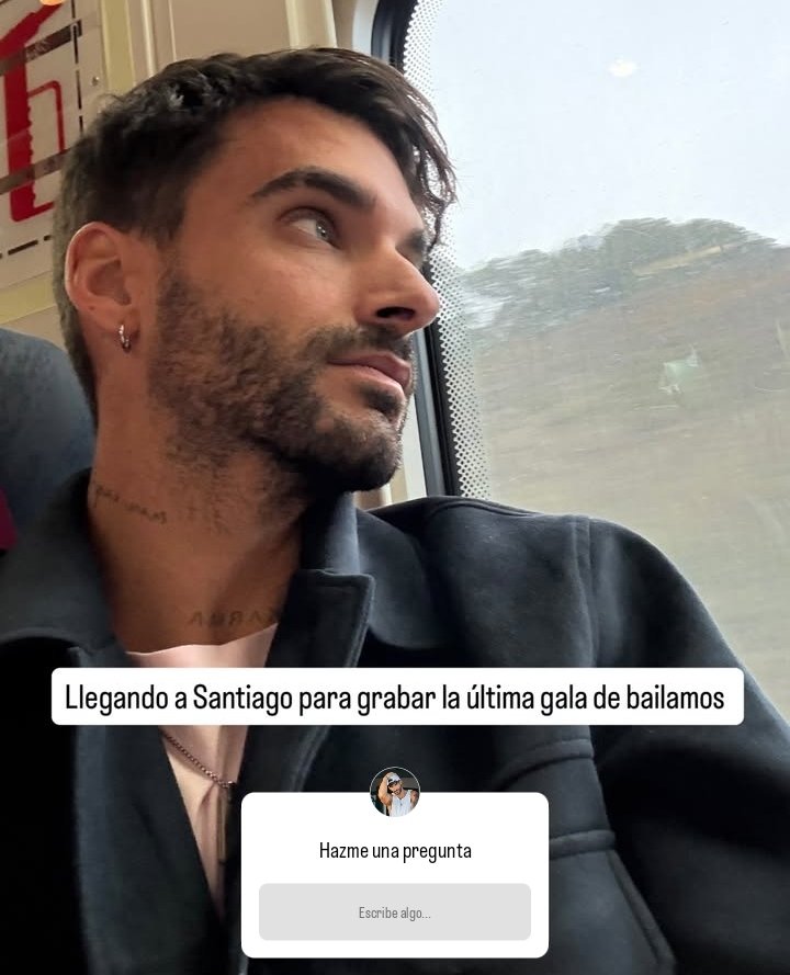 MargotR67100927's tweet photo. Vamos ya en Santiago 
Para la Última Grabación de Baile 🕺
Y haciendo Ronda de Preguntas Grande ❤️
#Violedi4N https://t.co/0Di6GH8pdU