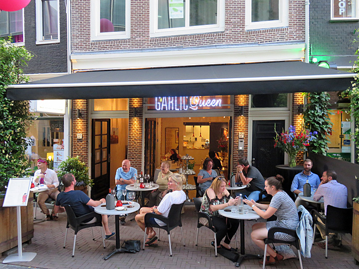 Knoflookrestaurant Garlic Queen aan de Reguliersdwarsstraat 27 heeft onlangs na 28 jaar definitief zijn deuren moeten sluiten