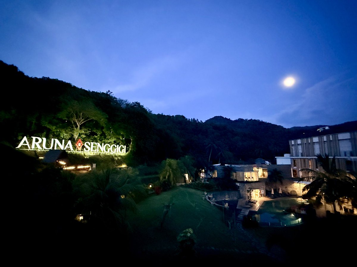 KenchanISGCPA's tweet image. ロンボク島を代表する老舗ビーチリゾートエリアのセンギギにやって来ました。

#ロンボク島 #視察中 #沖縄離島の会計士