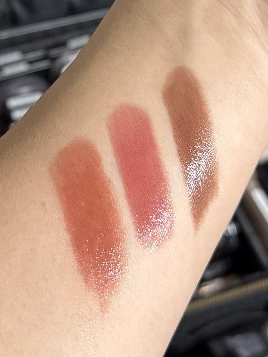 ドゥーイーメルト リップカラーの新色は3本💄 左から11 スパイラル