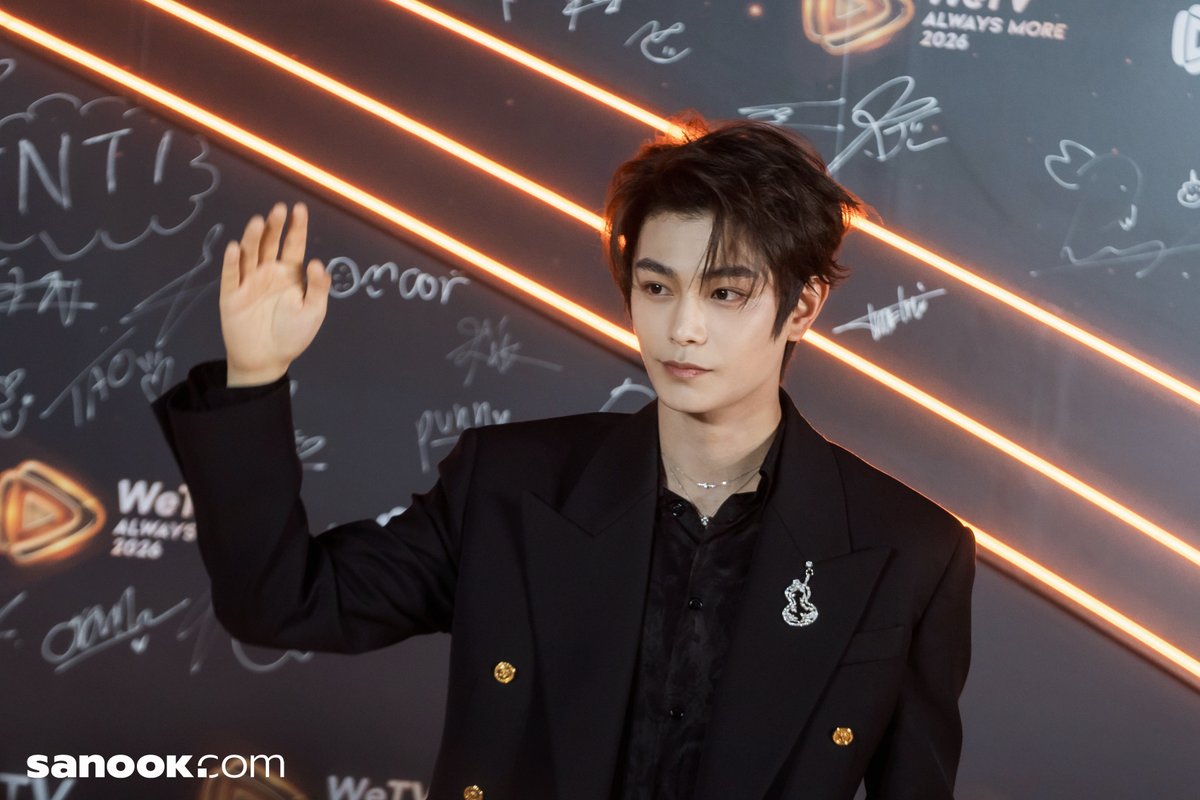 Sanook's tweet photo. "ติงอวี่ซี" WeTV Global Ambassadorในงาน  #WeTVAlwaysMore ประเทศไทยมีติงอวี่ซีแล้วน้าาาาา 💚

#DingYuxi #丁禹兮 
#WeTV #WeTVAlwaysMore
#WeTVBADingYuxi #WeTVAmbassadors #sanook https://t.co/YDHaABa3S5