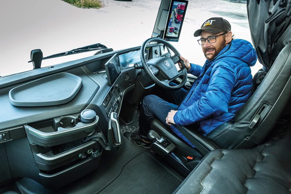 TrucknDriver's tweet image. We’ve been out working Volvo UK’s twin-tag FH with the new XXL cab &amp;amp; Aero front, and it turned heads everywhere! 

Find out how it performed in our Volvo bumper special, out now in this month’s Truck &amp;amp; Driver!

#VolvoTrucks #TruckAndDriver #VolvoFH