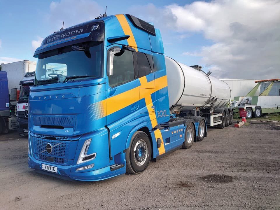 TrucknDriver's tweet image. We’ve been out working Volvo UK’s twin-tag FH with the new XXL cab &amp;amp; Aero front, and it turned heads everywhere! 

Find out how it performed in our Volvo bumper special, out now in this month’s Truck &amp;amp; Driver!

#VolvoTrucks #TruckAndDriver #VolvoFH